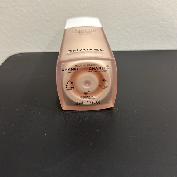 NEW Chanel Le Blanc Serum Healthy light creator 1.7oz - Picture 2 of 2